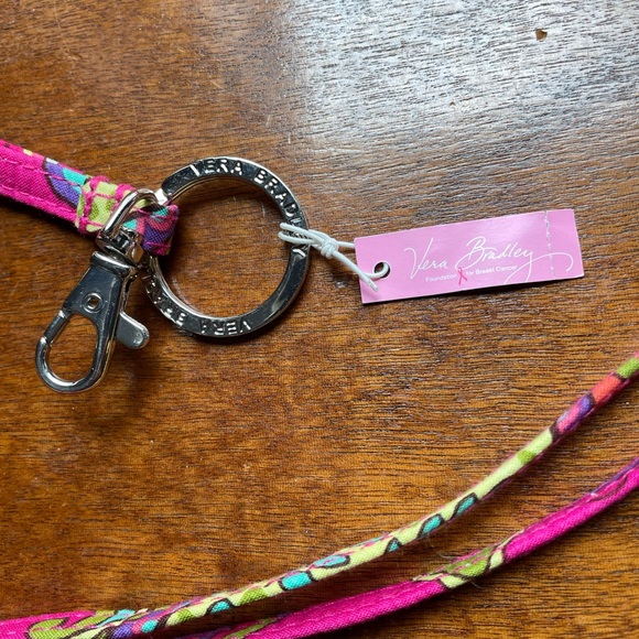 New with tag Vera Bradley pink lanyard with ID clip - Picture 2 of 4